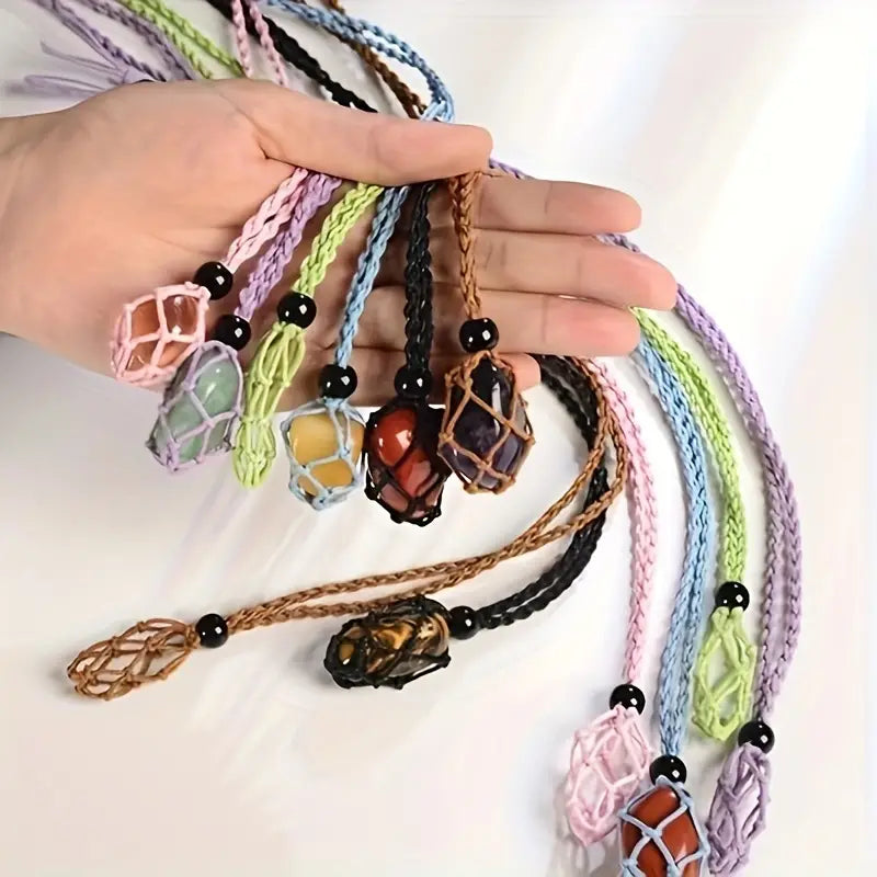 Pendentif cage à cristaux macramé