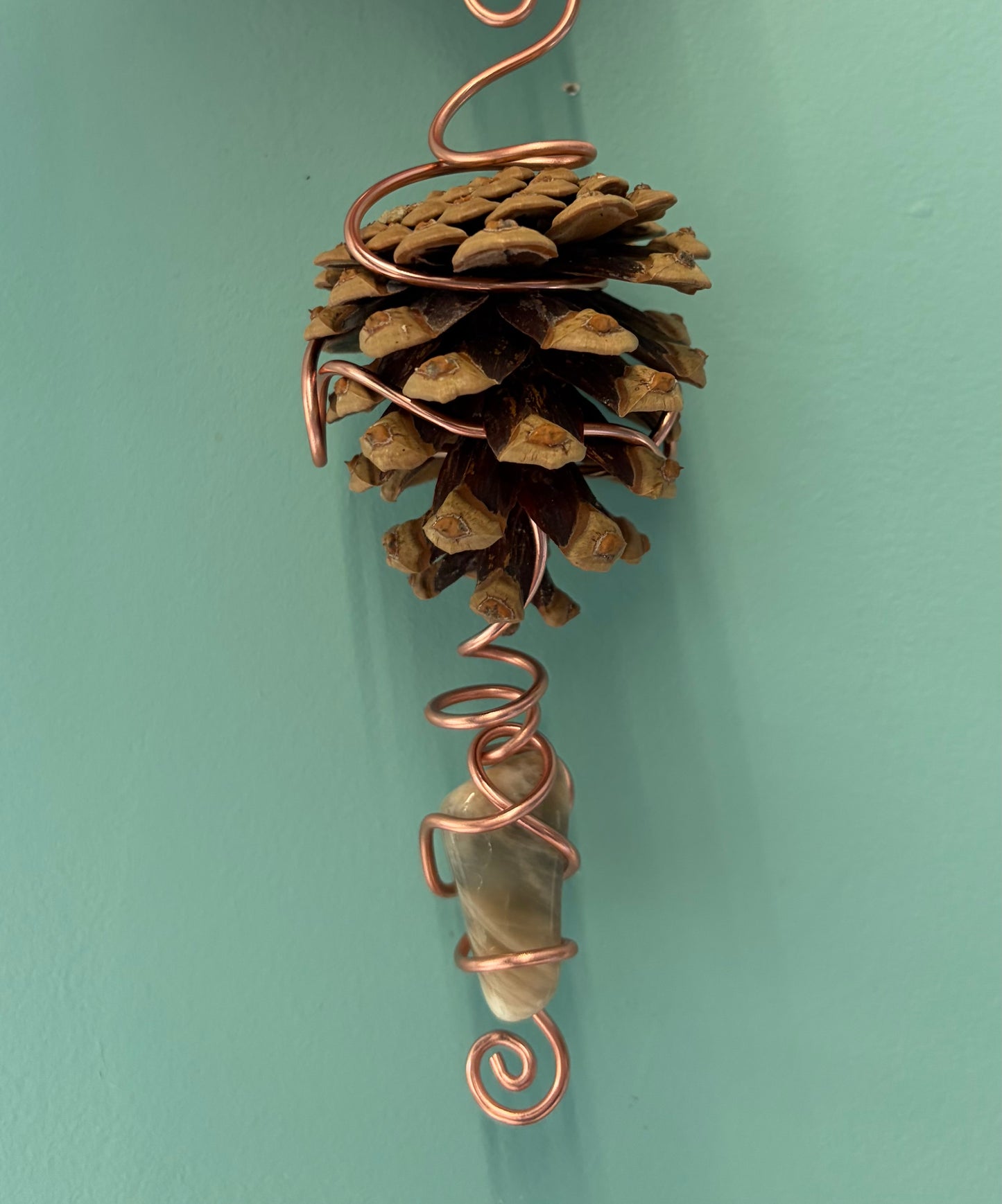 Pomme de Pin Witchy Pierre de lune