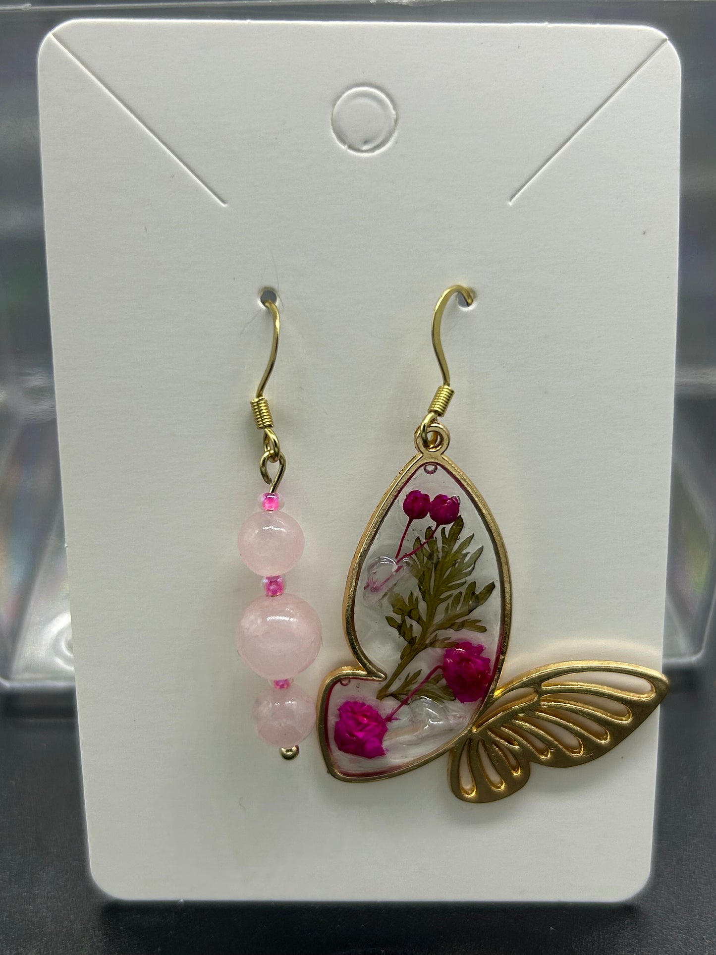 Boucles d’oreilles asymétrique papillon Quartz rose