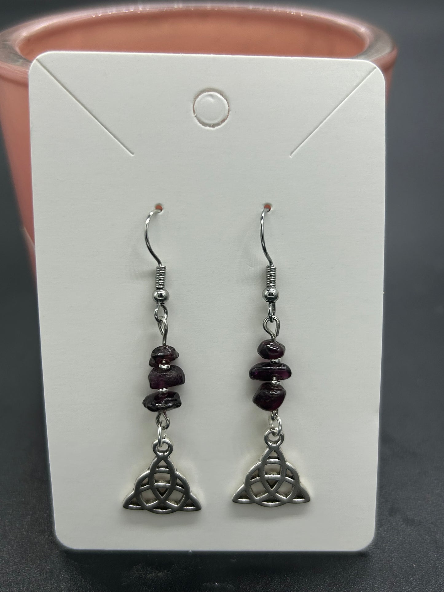 Boucles d’oreilles noeud celtique Grenat