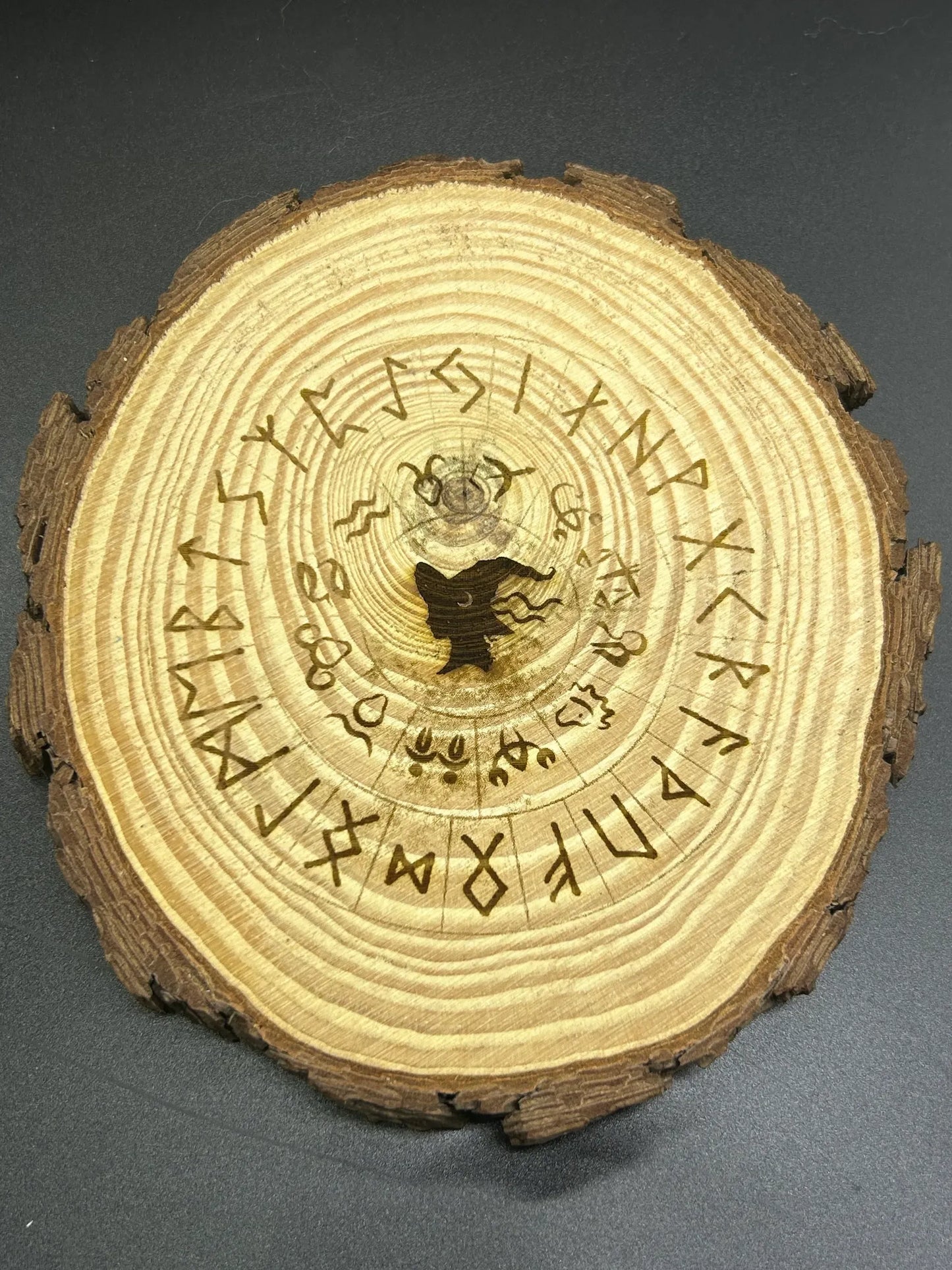 Plaque gravure runes