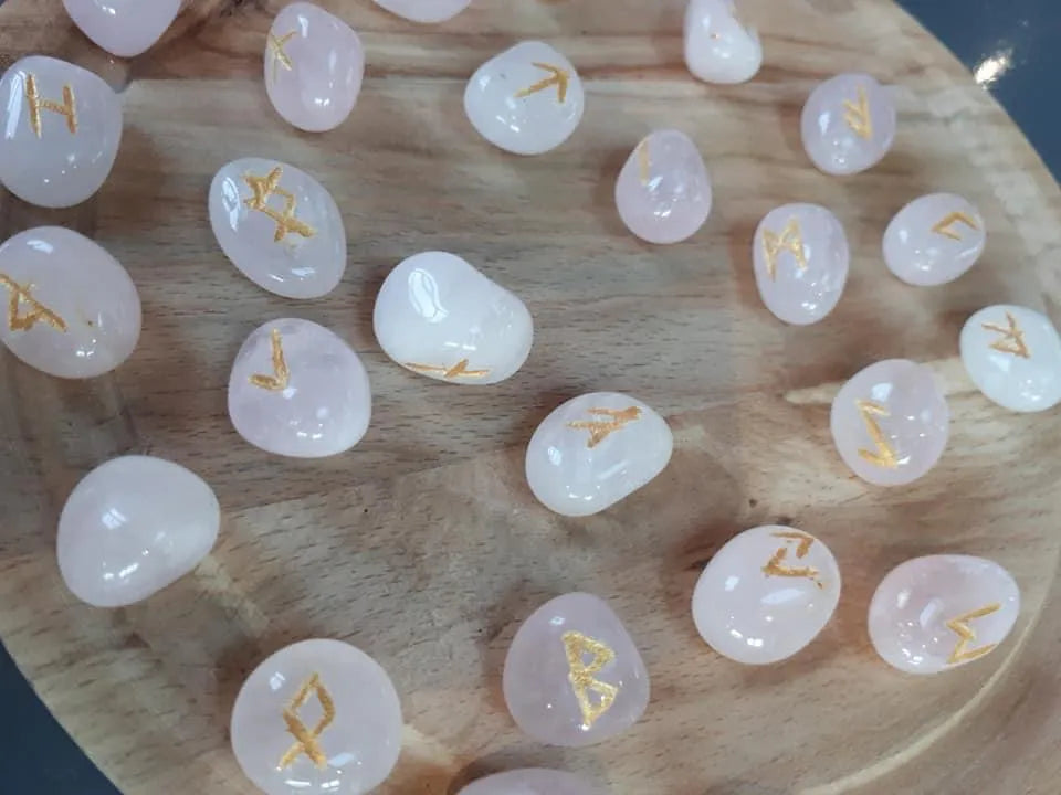 Runes Quartz Rose