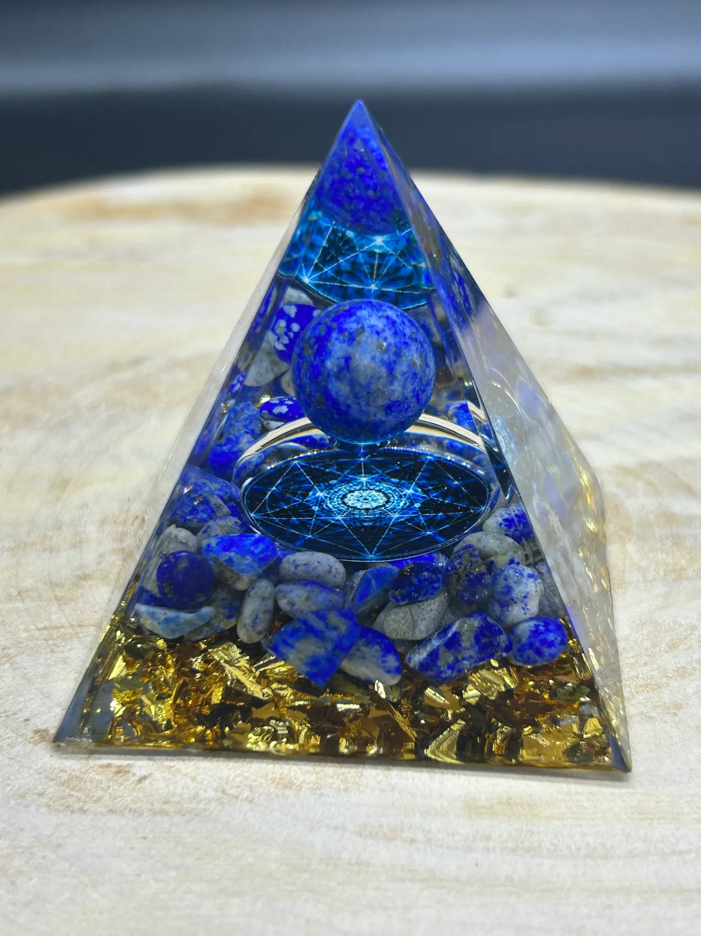 Pyramide Orgonite Lapis Lazuli