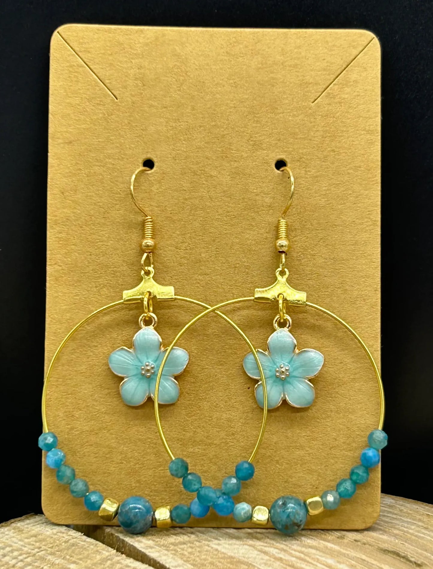 Boucles d'oreilles créole fleur Apatite bleue