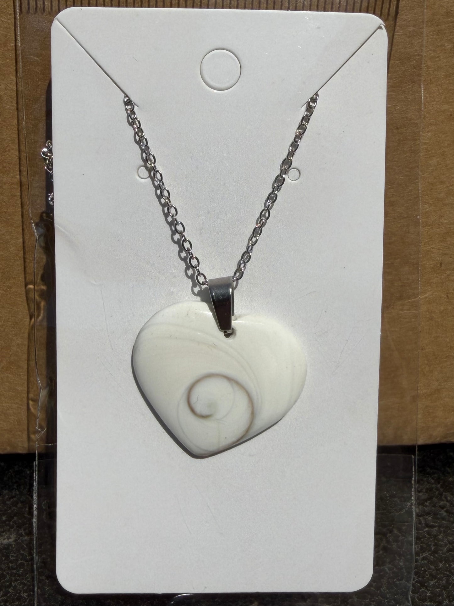 Pendentif Cœur en Oeil de Sainte-Lucie
