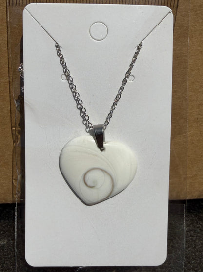 Pendentif Cœur en Oeil de Sainte-Lucie