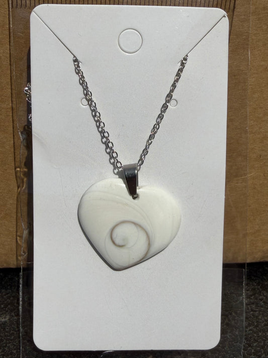 Pendentif Cœur en Oeil de Sainte-Lucie