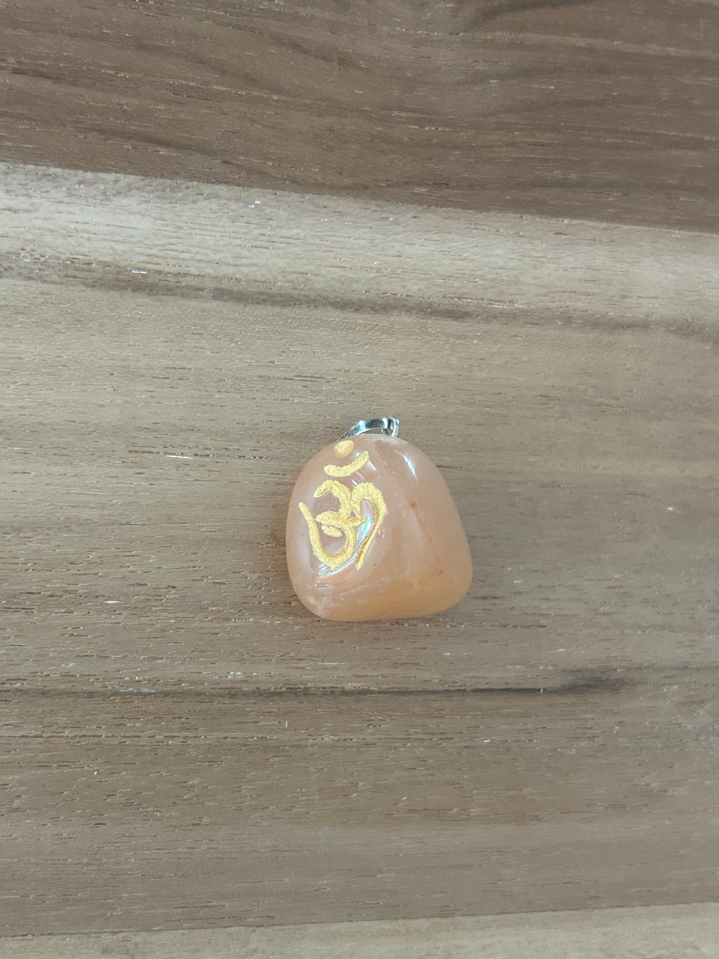 Pendentif gravé Ohm Pierre de lune