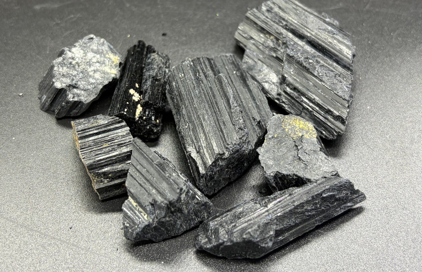 Tourmaline noire brute