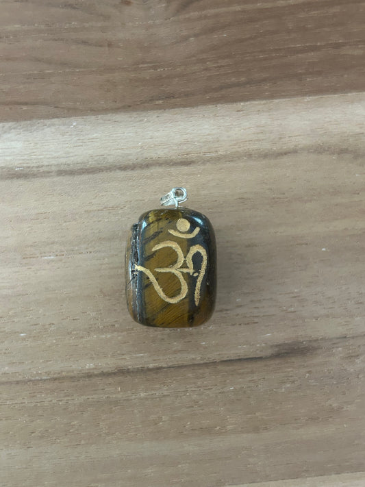 Pendentif gravé Ohm Œil de tigre