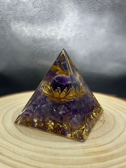 Pyramide Orgonite Améthyste