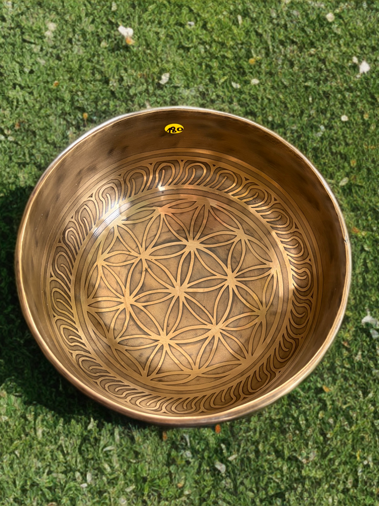 Bol tibétain gravé fleur de vie de 15cm