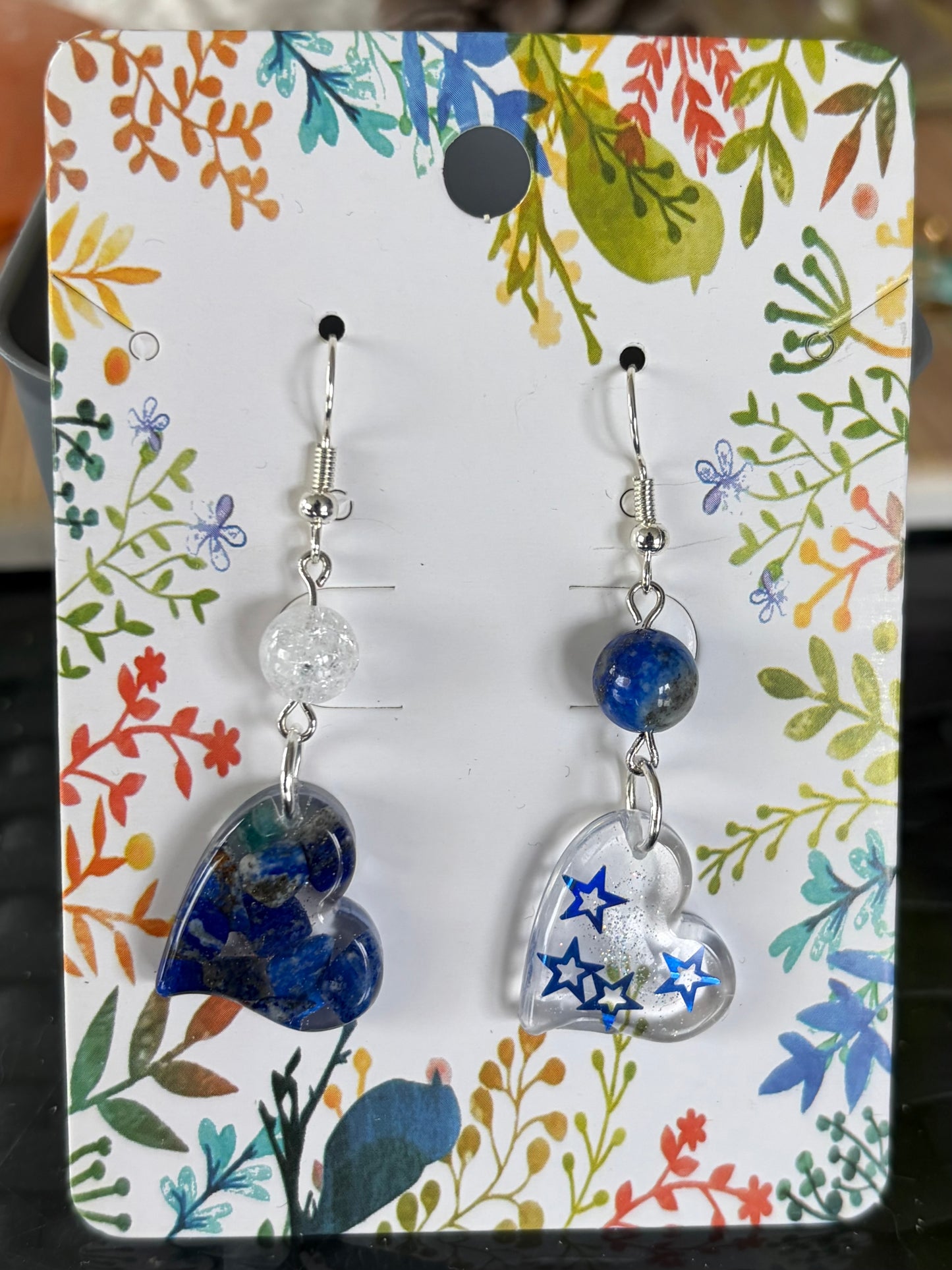 Boucles d’oreilles Epoxy cœurs Lapis Lazuli et Cristal de roche