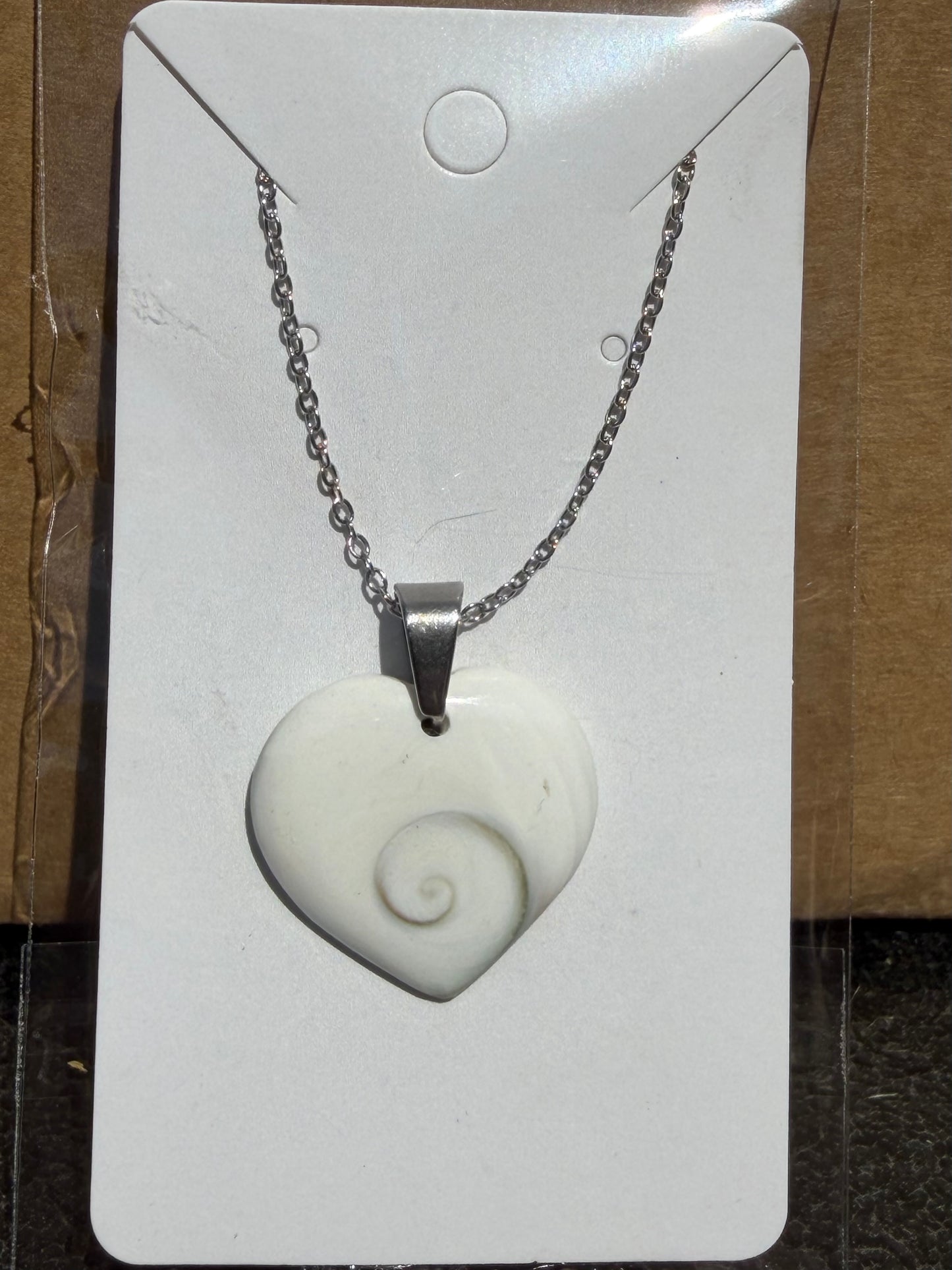 Pendentif Cœur en Oeil de Sainte-Lucie