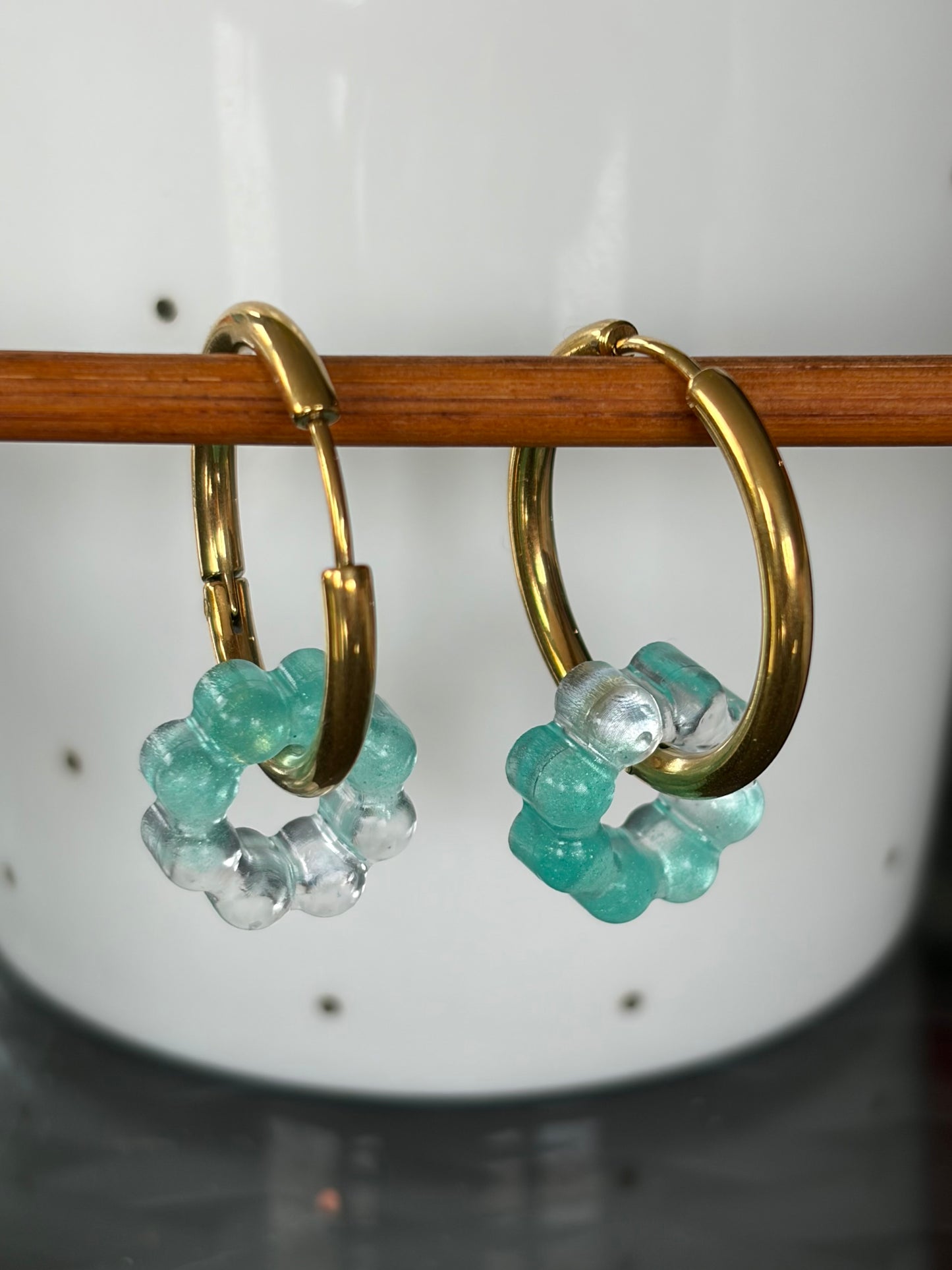 Boucles d’oreilles créoles Epoxy fleurs