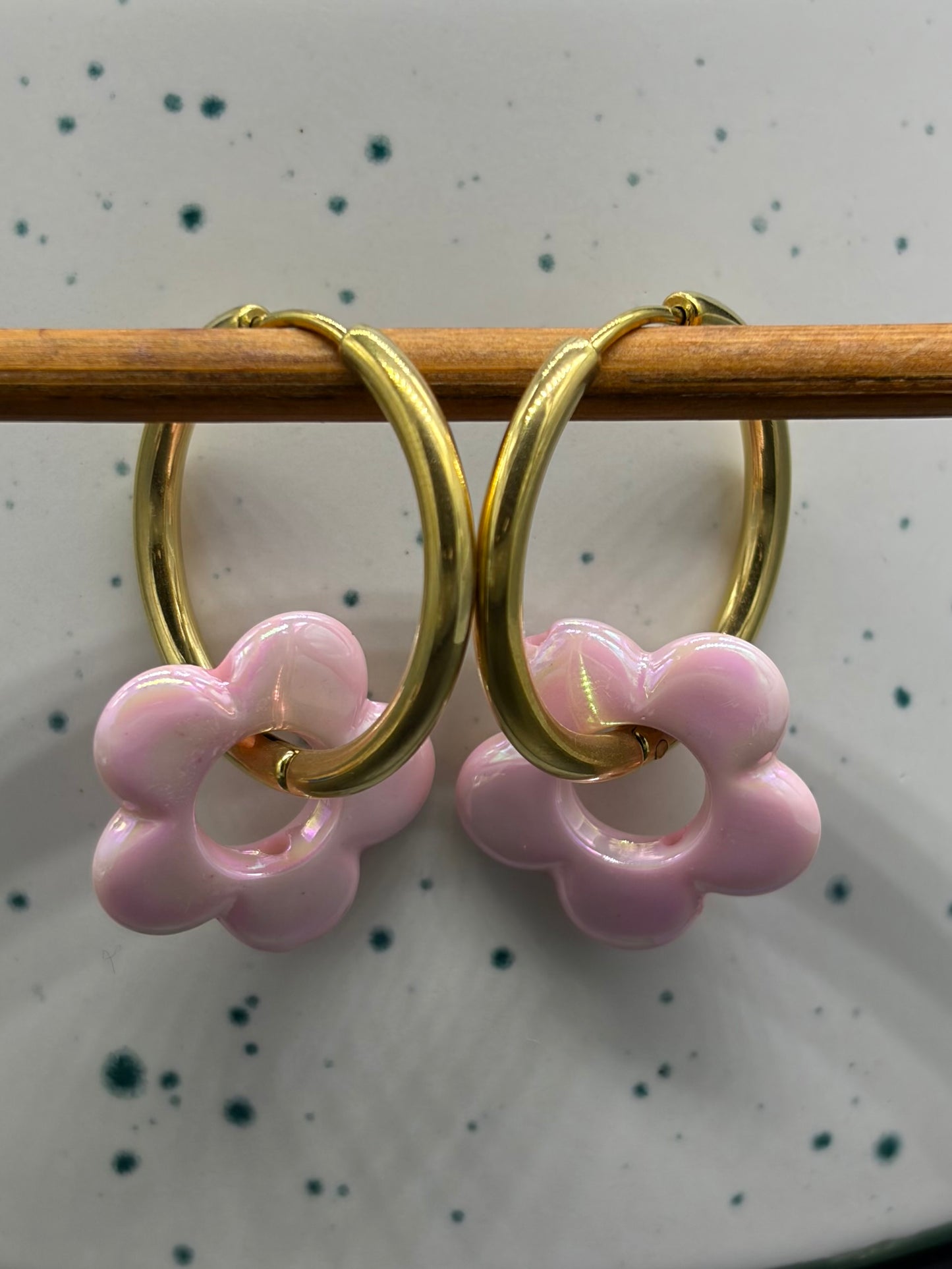 Boucles d'oreilles Créoles flowers fantaisy nacrées