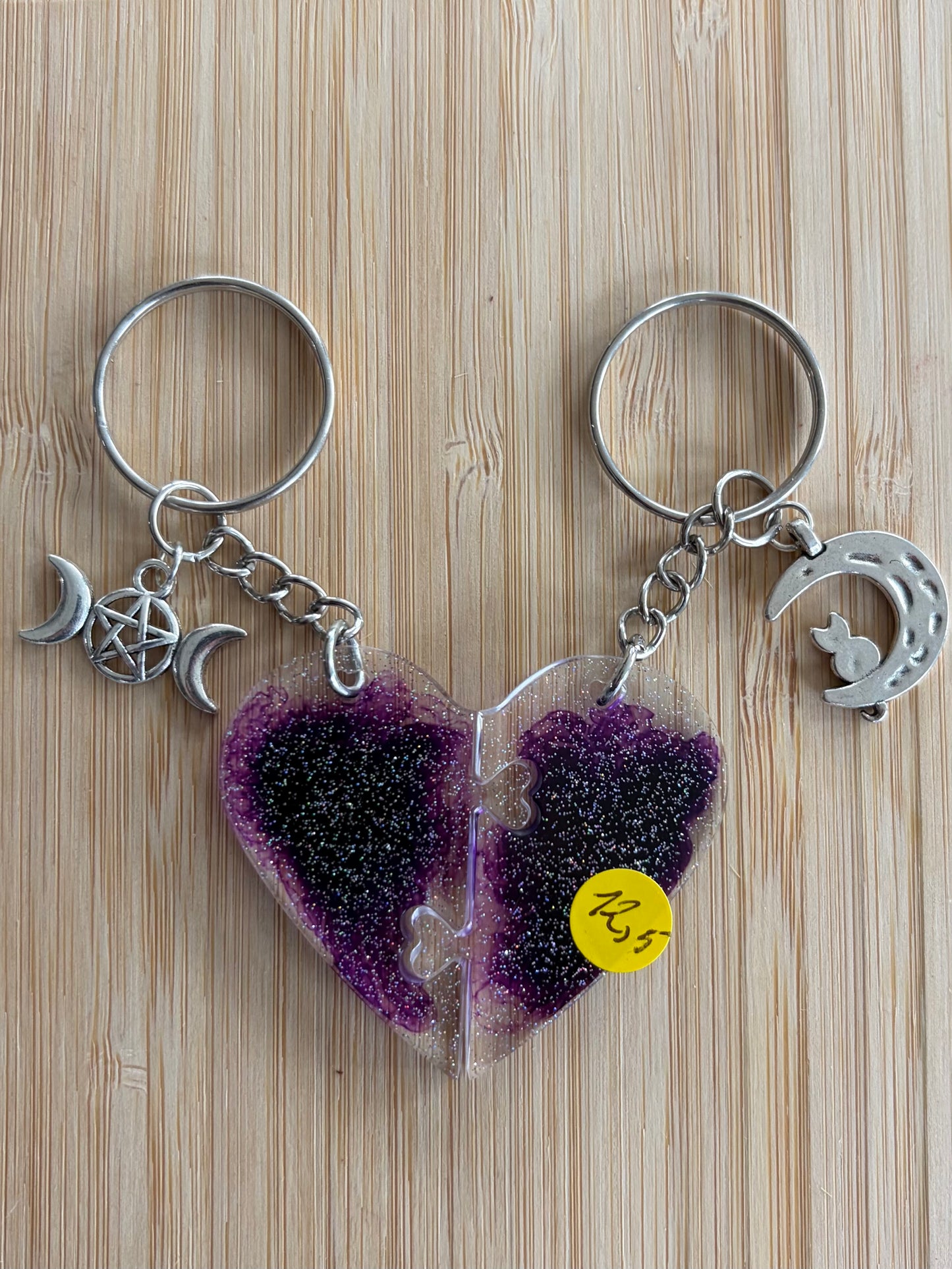 Porte-clés Epoxy double cœur Witchy