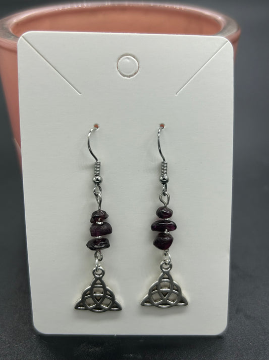 Boucles d’oreilles noeud celtique Grenat