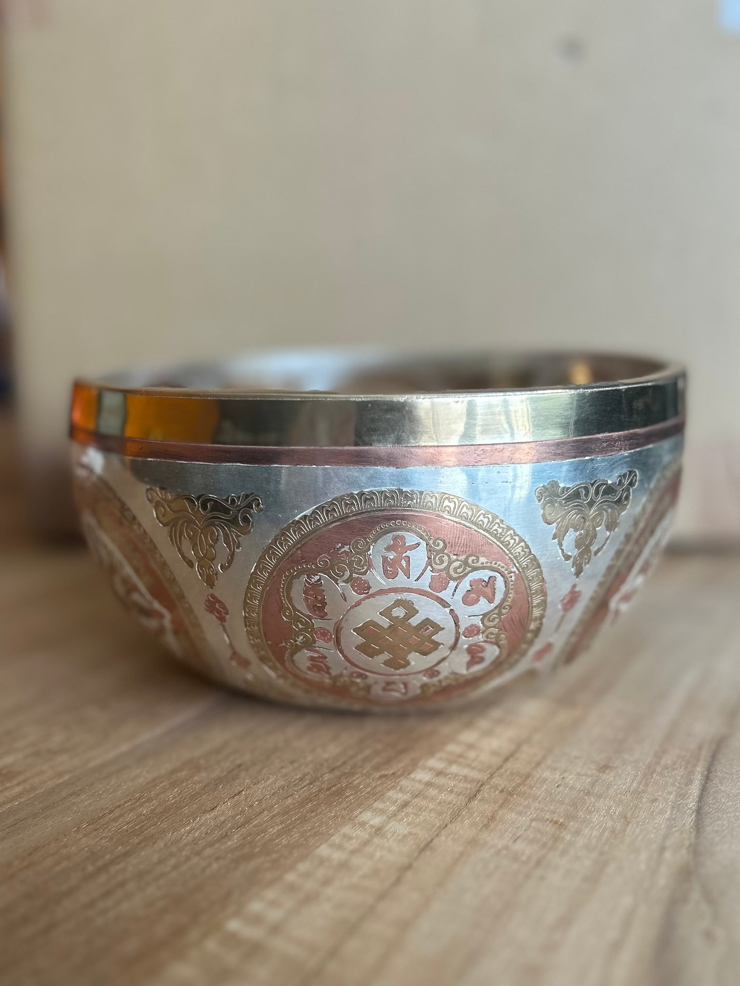 Bol ciselé à la main