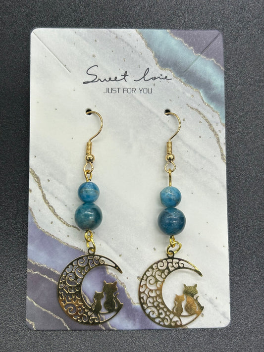 Boucles d’oreilles chats dorés Apatite bleue